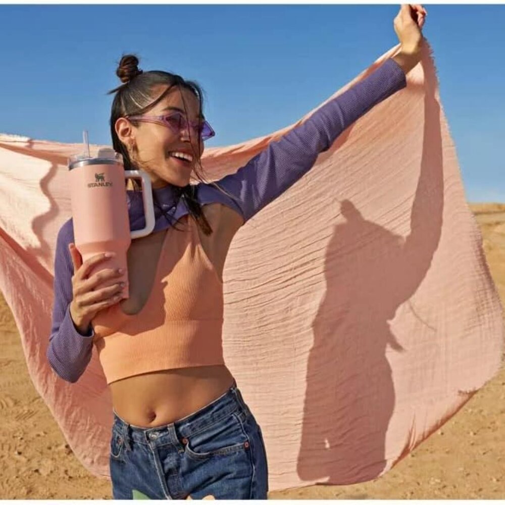 STANLEY Quencher H2.0 FlowState Tumbler 40oz (Peach)